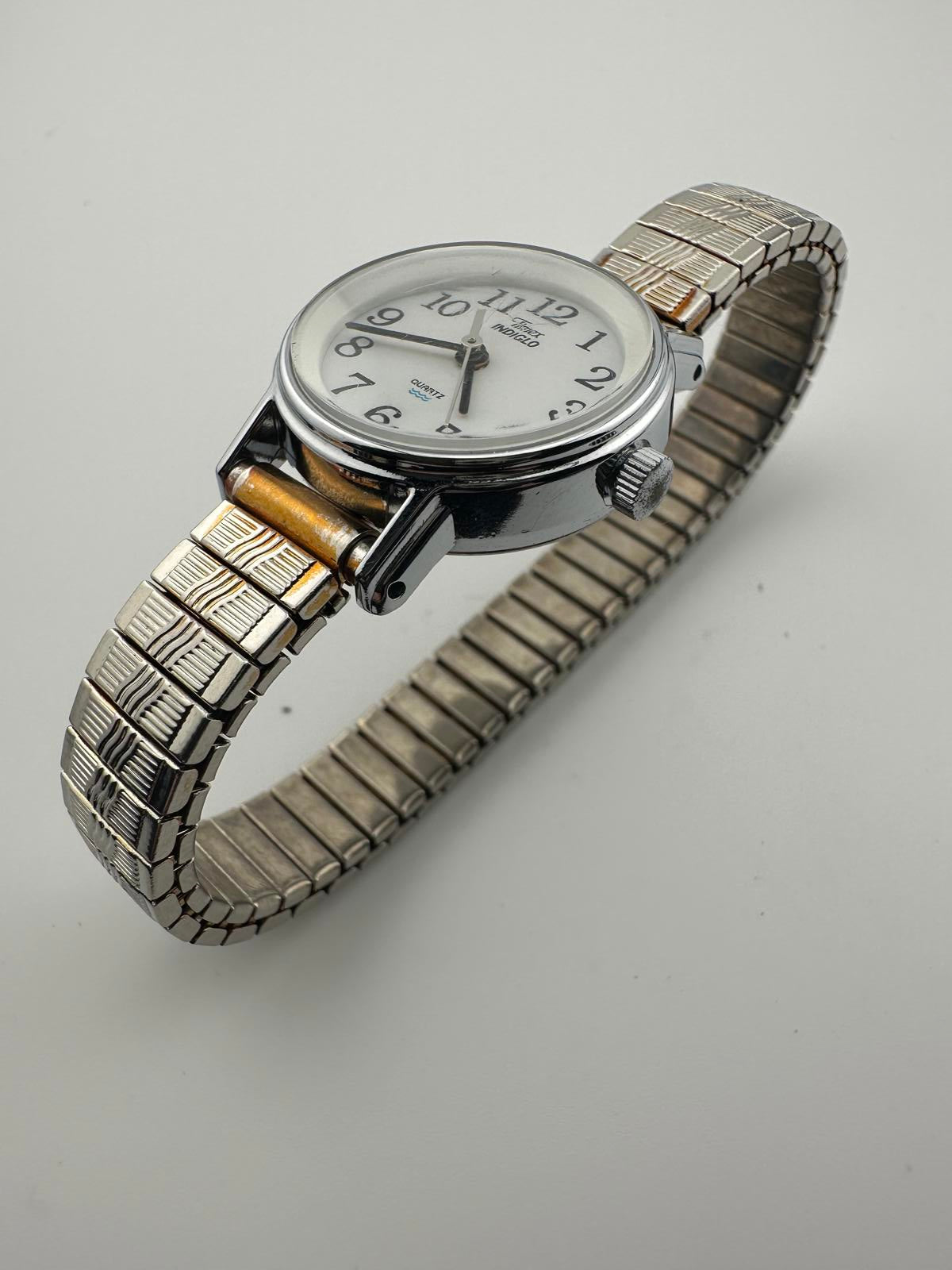Vintage Timex Indiglo Women’s Quartz Watch Silver Dial 23mm