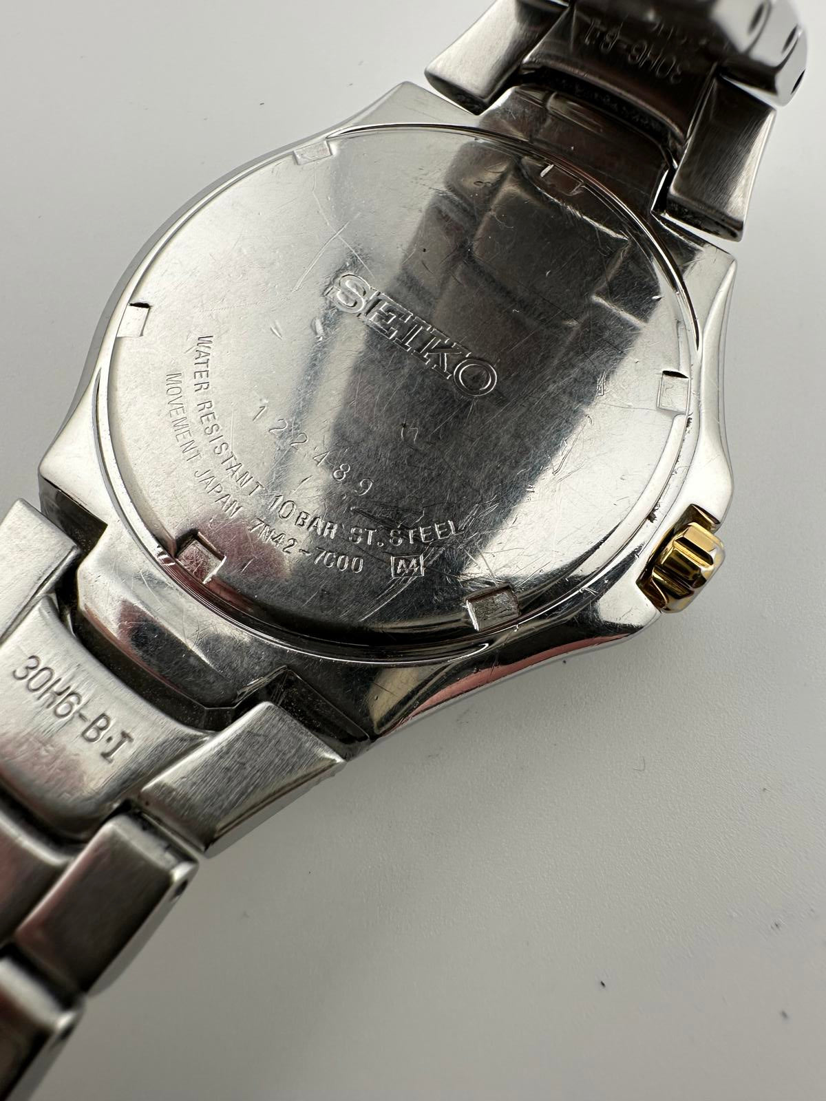 Seiko 100M Quartz Watch 40mm Two Tone Silver Gold Date Men Vintage 7N42 7000