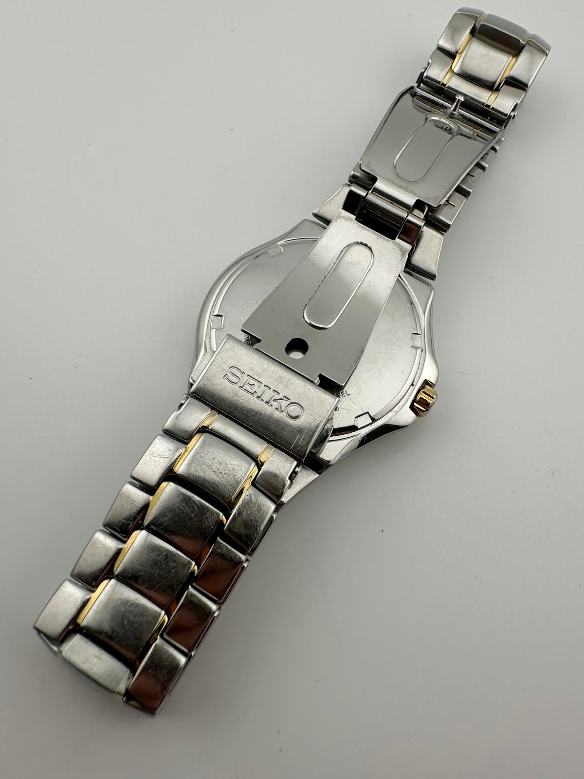 Seiko 100M Quartz Watch 40mm Two Tone Silver Gold Date Men Vintage 7N42 7000