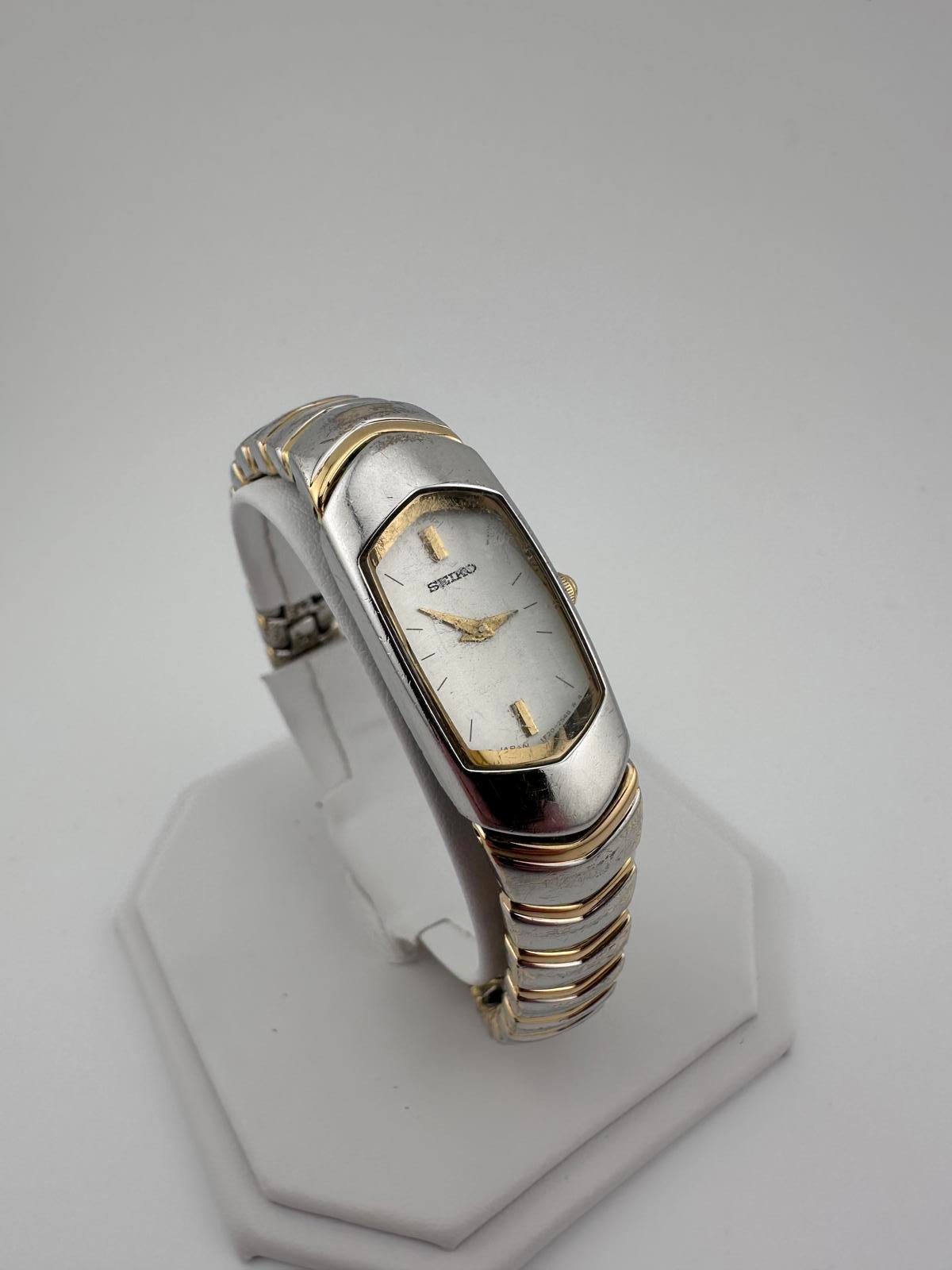 Seiko Womens Vintage Quartz Watch Two Tone Bracelet Silver Dial 14.5mm Patina