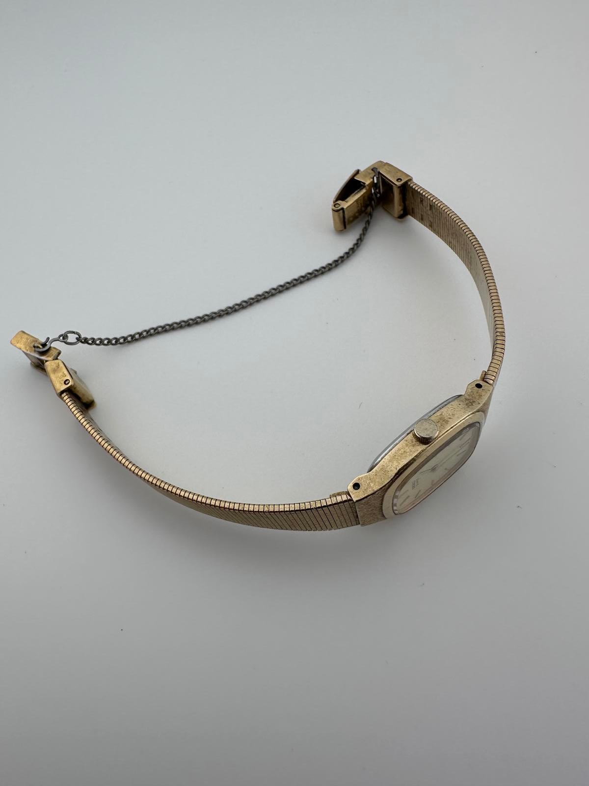 Seiko Ladies Vintage Gold Quartz Watch 18mm Bracelet Japan