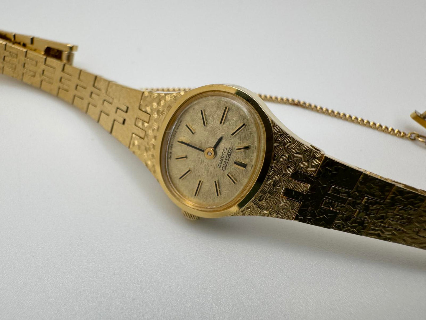 Vintage Seiko Quartz Women’s Watch – 17mm Gold Tone Bracelet