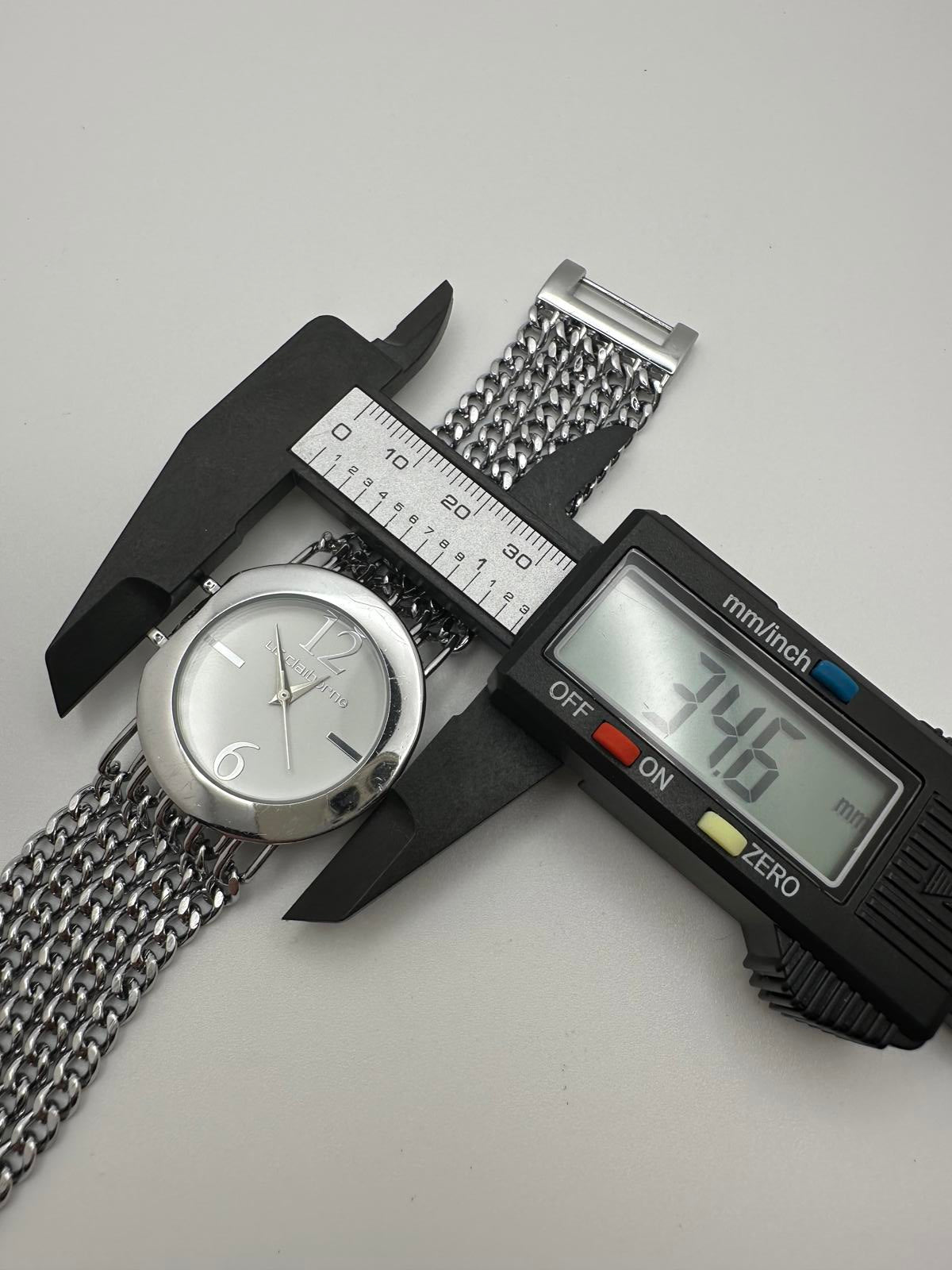 Liz Claiborne Women’s Quartz Watch Silver Chain Bracelet 34mm Runs Great