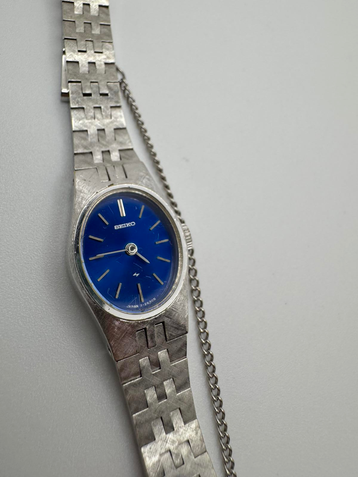 Seiko Mechanical Blue Dial Oval Women’s Watch 1970s Vintage 17mm