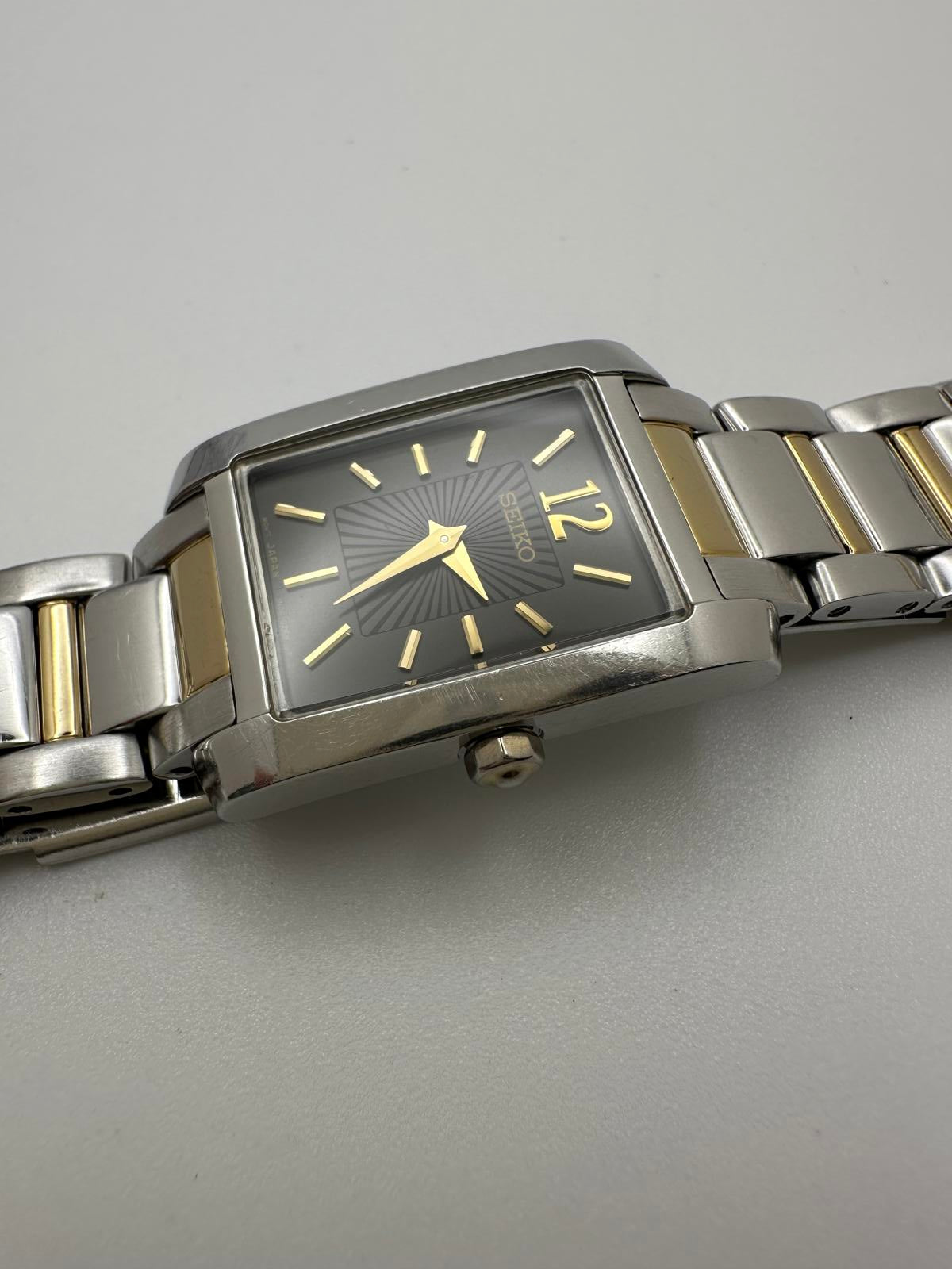 Seiko Two-Tone Tank Quartz Watch – 21mm – Fresh Battery – Black & Gold
