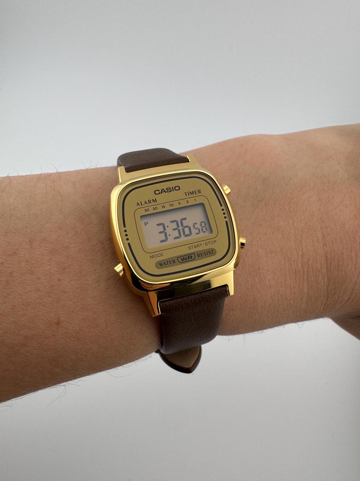 Casio Gold Vintage Digital Watch Original Bracelet Box Papers Optional Leather