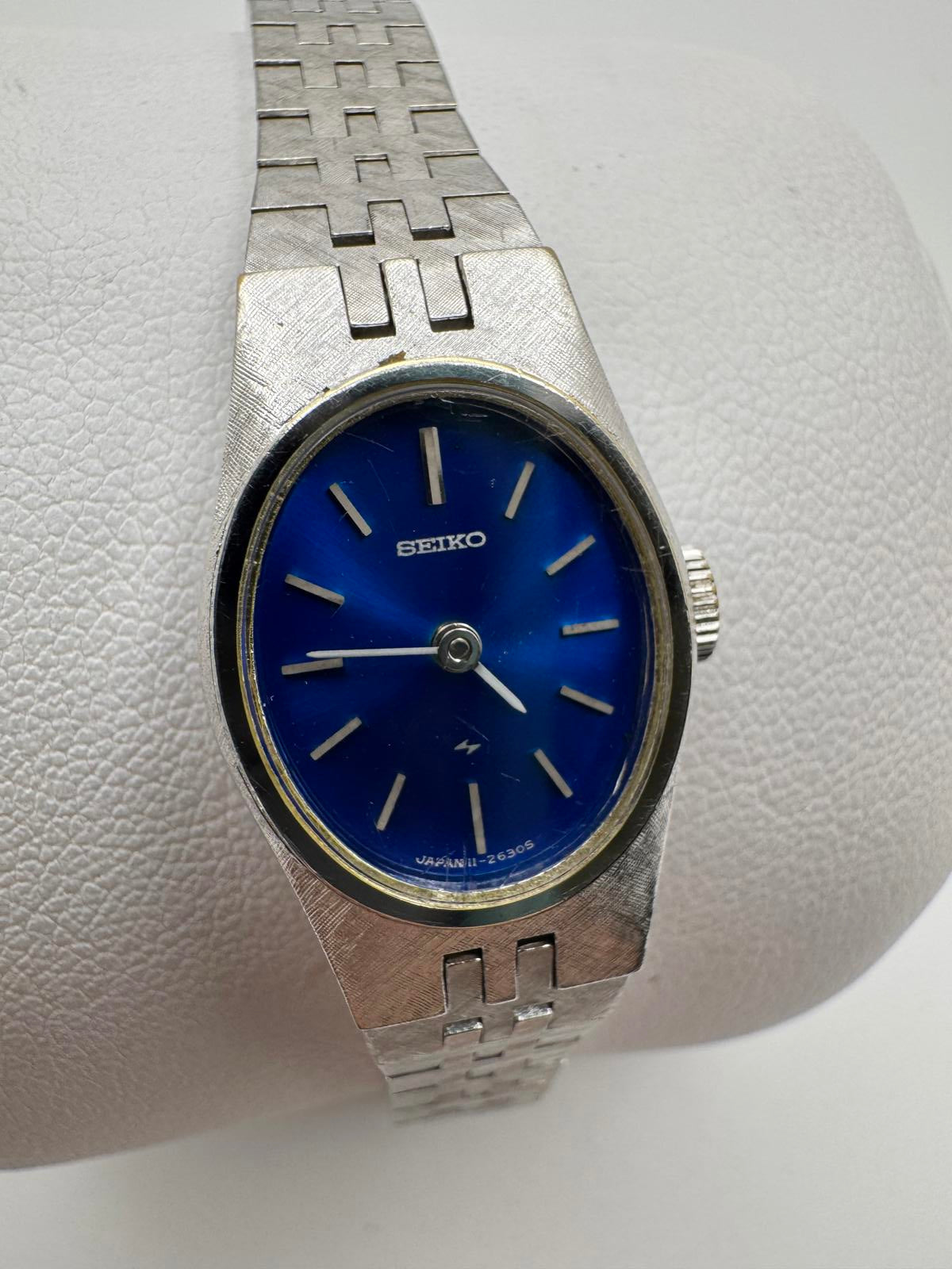 Seiko Mechanical Blue Dial Oval Women’s Watch 1970s Vintage 17mm