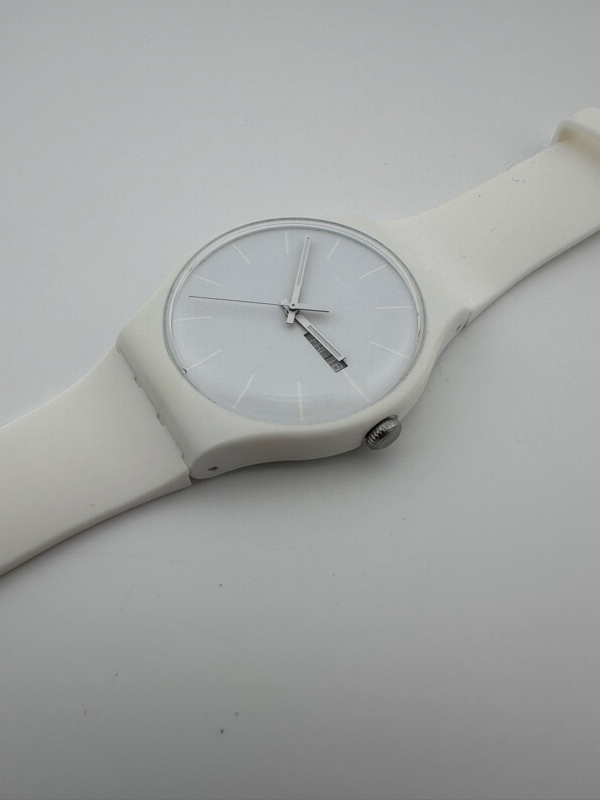 Swatch Mens Quartz Watch 40mm All White Day Date New Battery