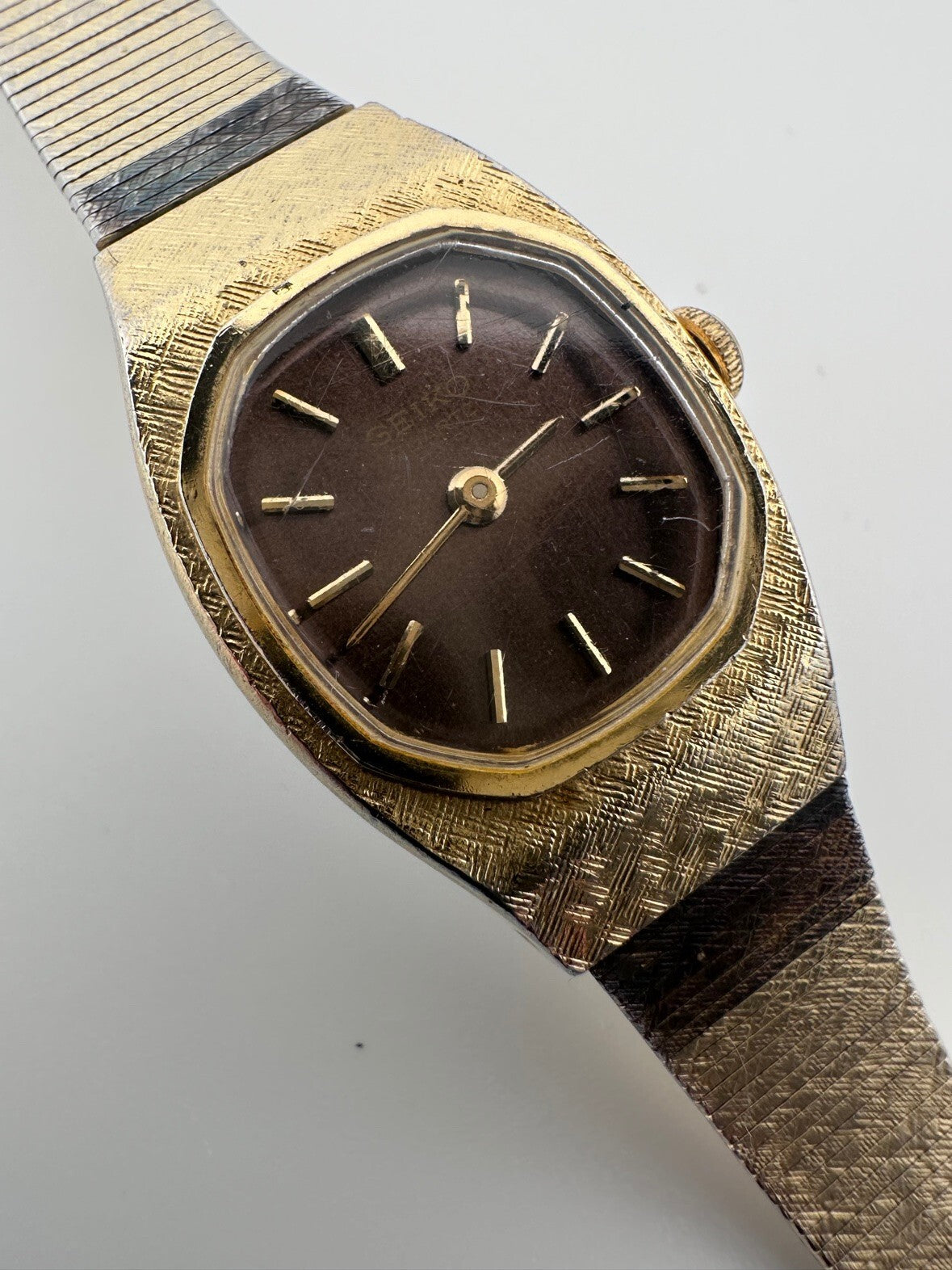 Vintage Seiko Womens Quartz Watch 17mm Brown Dial Running New Battery 1980s