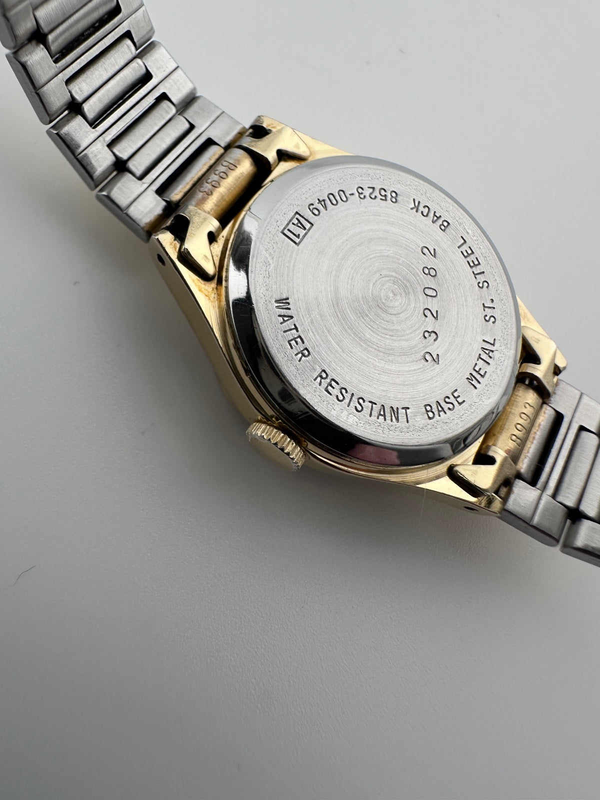 Vintage 1982 Seiko SQ Women’s Gold Tone Quartz Watch 23mm Day Date 8523-002X, alternate view 3