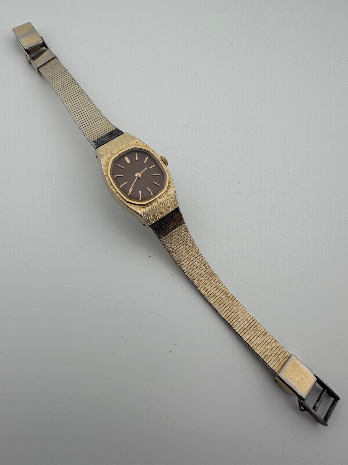 Vintage Seiko Womens Quartz Watch 17mm Brown Dial Running New Battery 1980s
