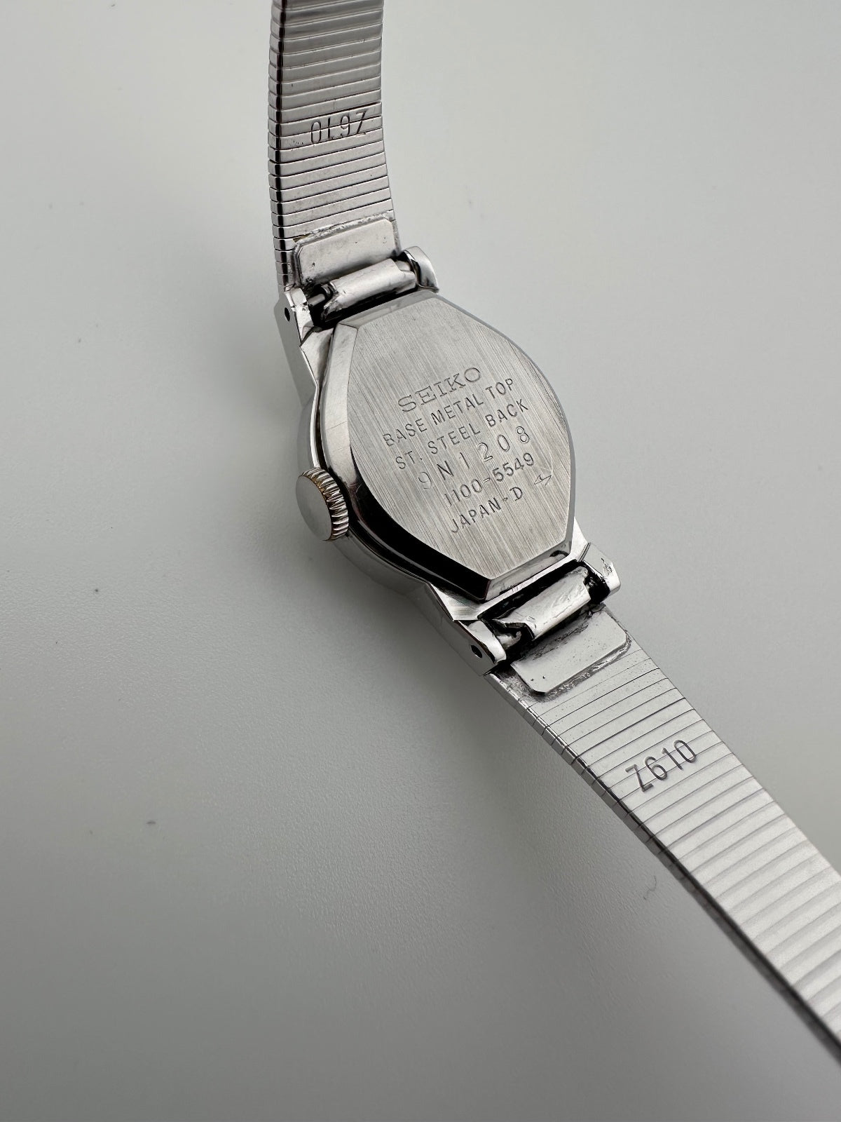 Vintage 1969 Seiko Women’s Mechanical Watch 17.5mm Manual Wind 1100-5549, alternate view 8