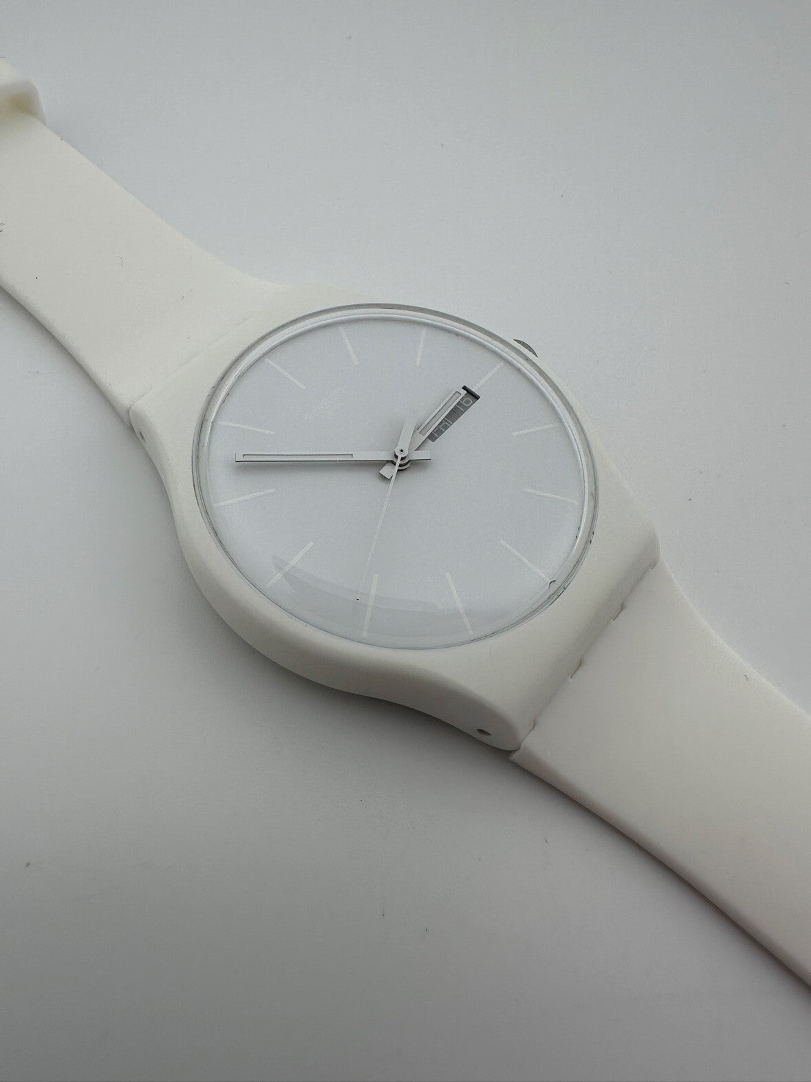 Swatch Mens Quartz Watch 40mm All White Day Date New Battery