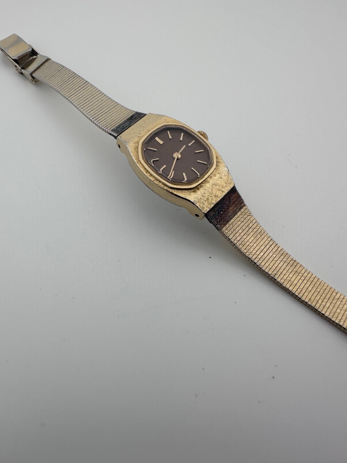 Vintage Seiko Womens Quartz Watch 17mm Brown Dial Running New Battery 1980s