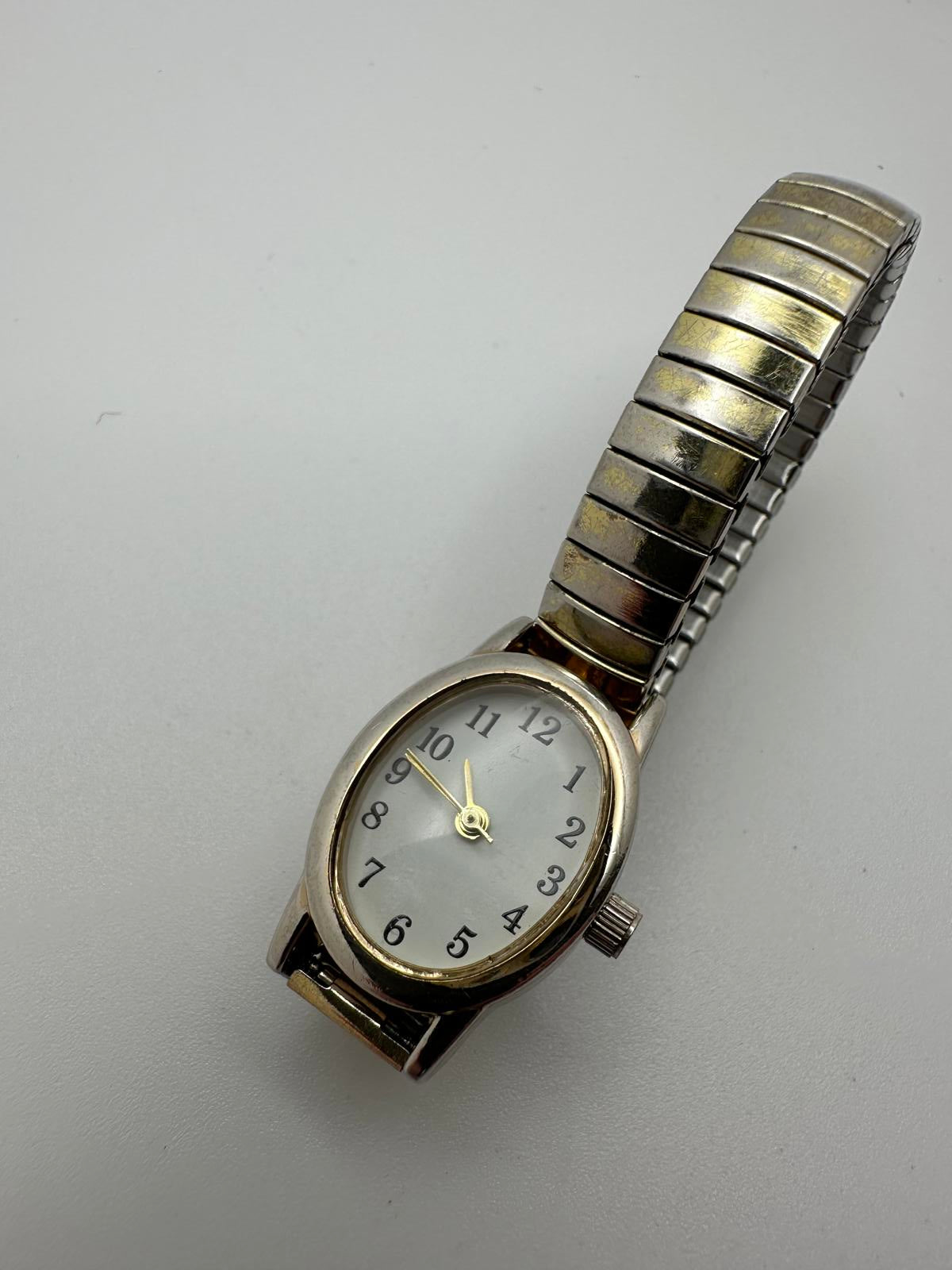 Vintage Oval Women’s Quartz Watch with Expansion Band – Fresh Battery