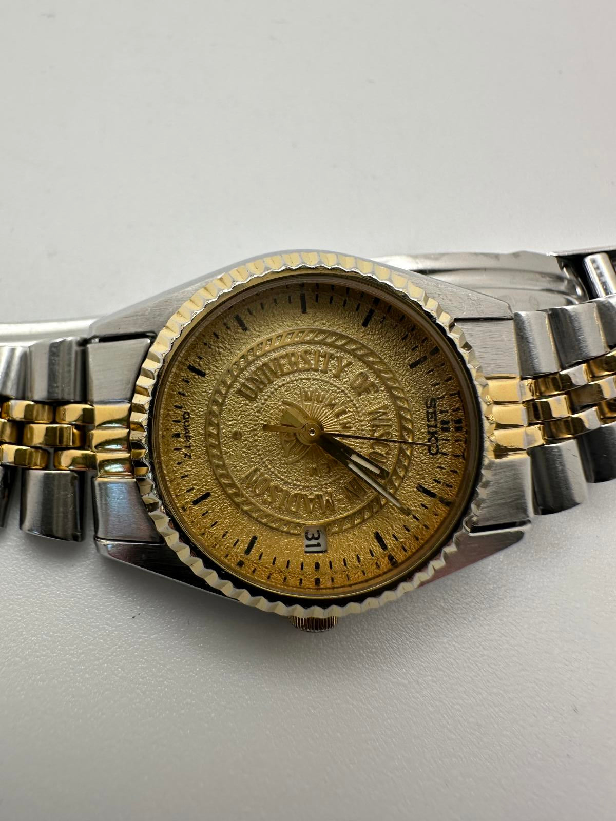Vintage Seiko Women’s Quartz Watch University of Wisconsin Madison Gold 23mm