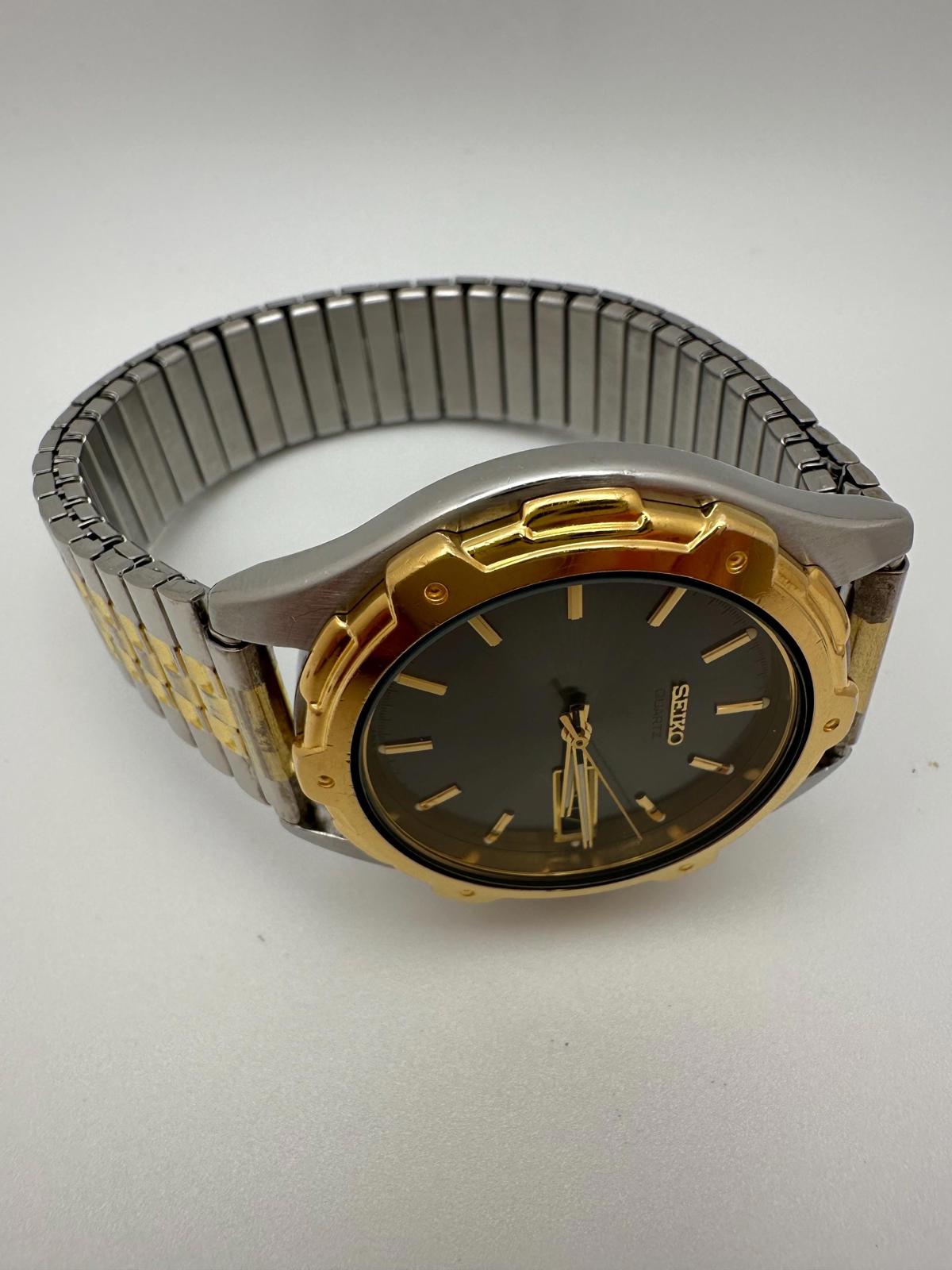 Vintage 90s Seiko Quartz Watch Two-Tone 39mm Stretch Band Grey Sunburst Day-Date