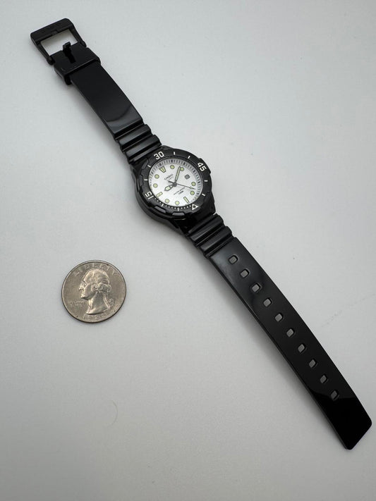 Casio MRW-200H Quartz Diver Watch – 33mm White Dial, 100M Water Resistant Unisex