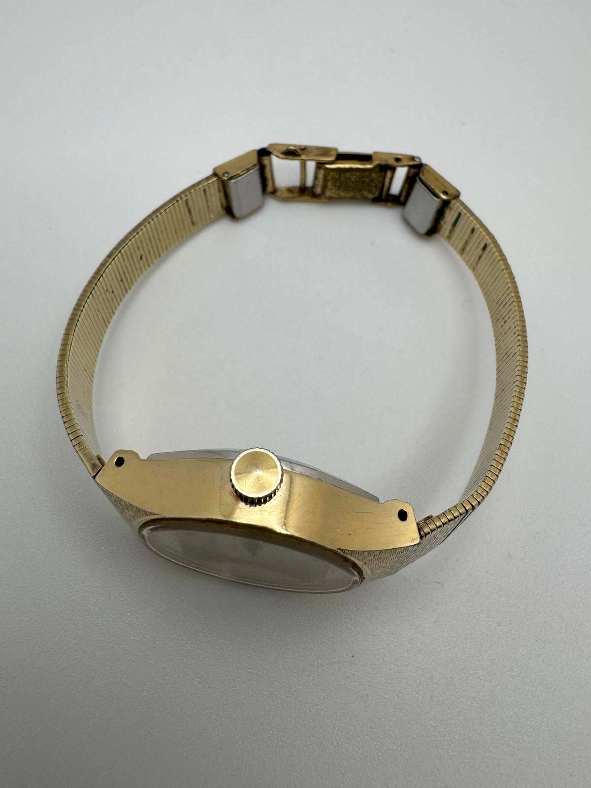 Vintage Seiko Mechanical Watch – 23mm Gold Tone, Textured Dial, Manual Wind