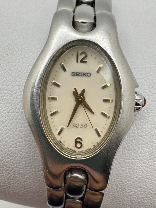 Seiko Vivace SQ50 Women’s Watch, 21mm Stainless Steel, Glow Dial, Vintage Quartz