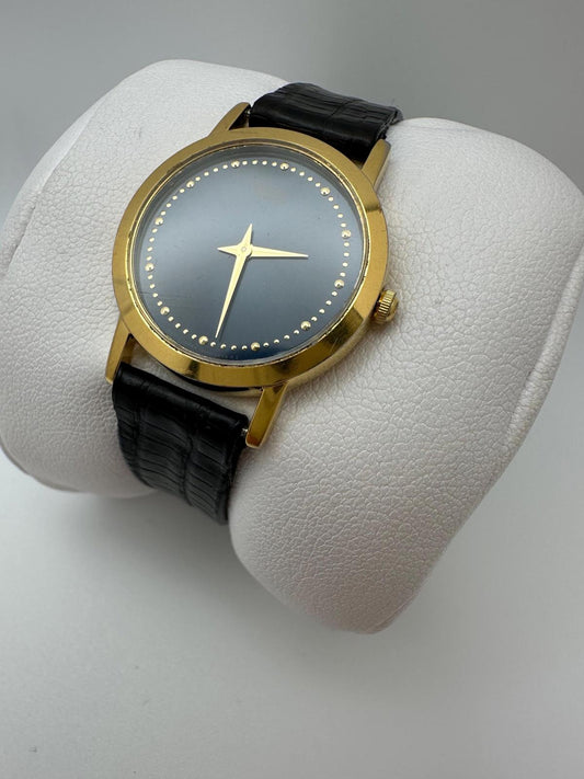 Vintage Seiko Quartz Watch – Gold-Tone Case, Minimalist Black Dial, 27mm