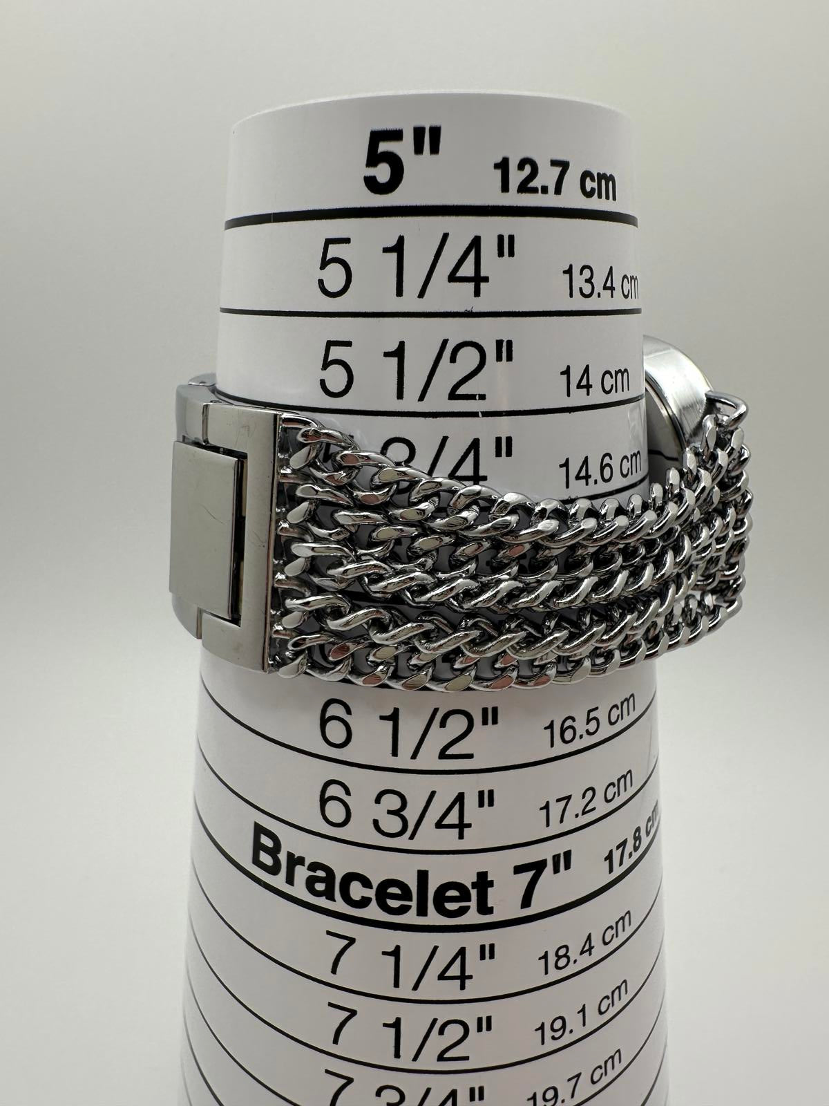 Liz Claiborne Women’s Quartz Watch Silver Chain Bracelet 34mm Runs Great