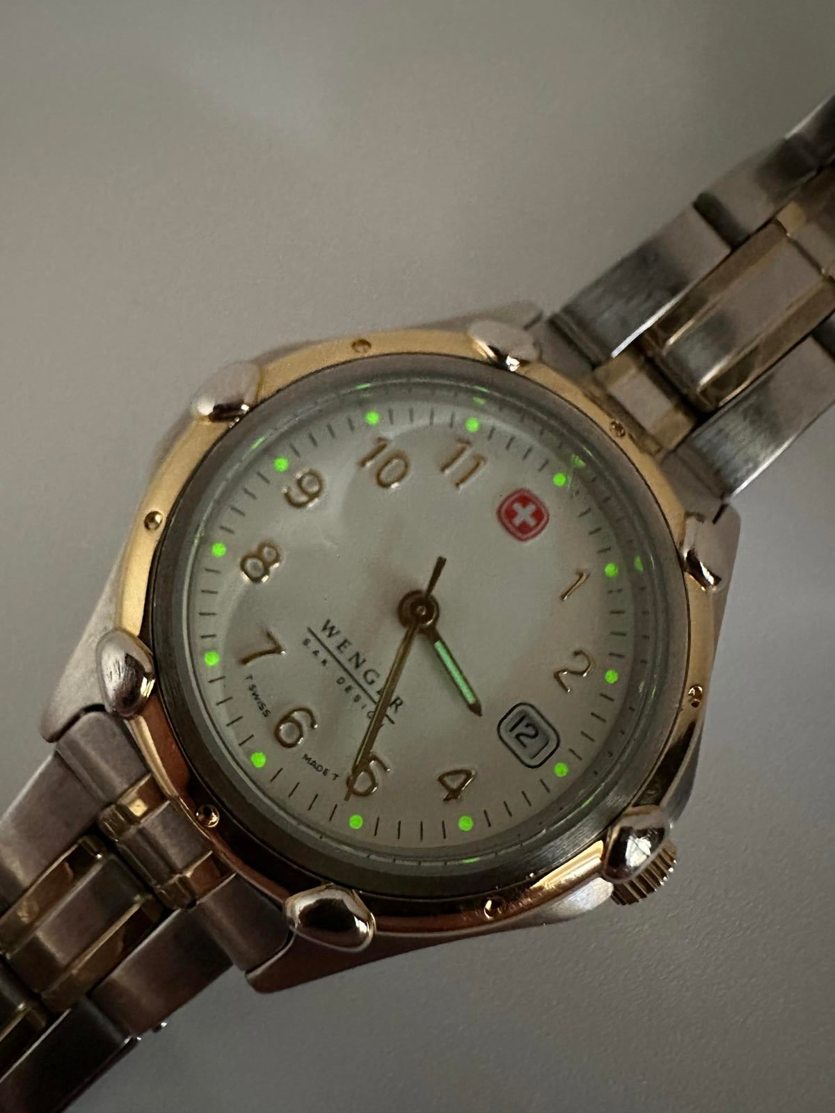 Wenger S.A.K. Design Women’s 32mm Two Tone Watch Swiss Made 100M New Battery