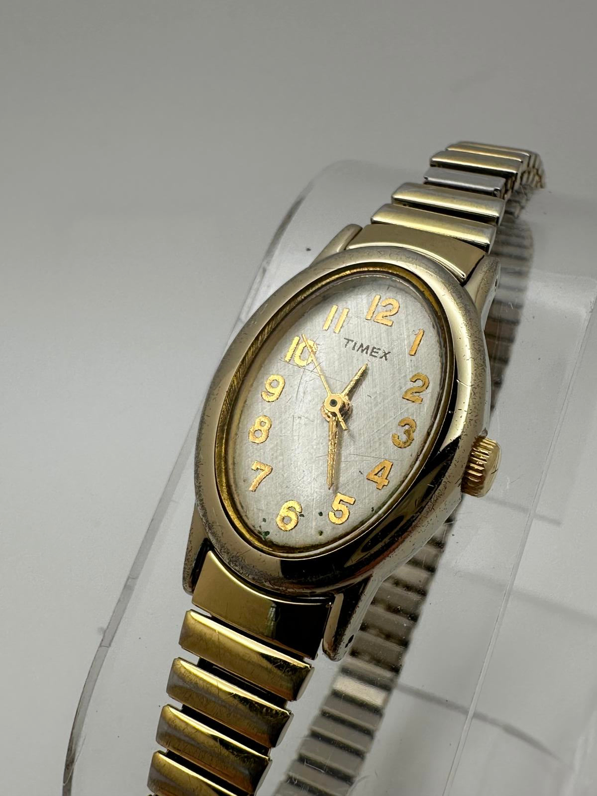 Vintage Timex Women’s Gold Tone Watch | 18mm | Fresh Battery | Stretch Band